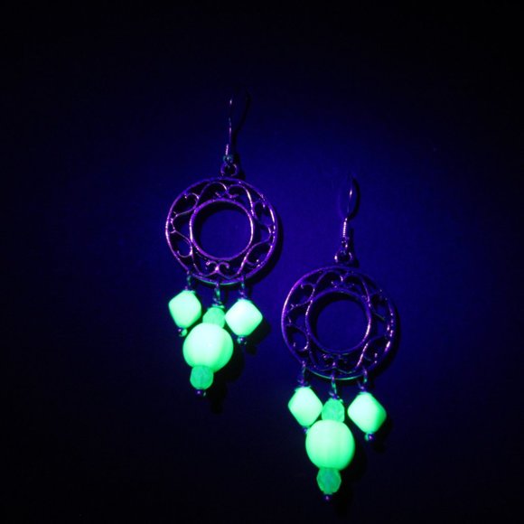UG bead Earrings - Picture 2 of 11